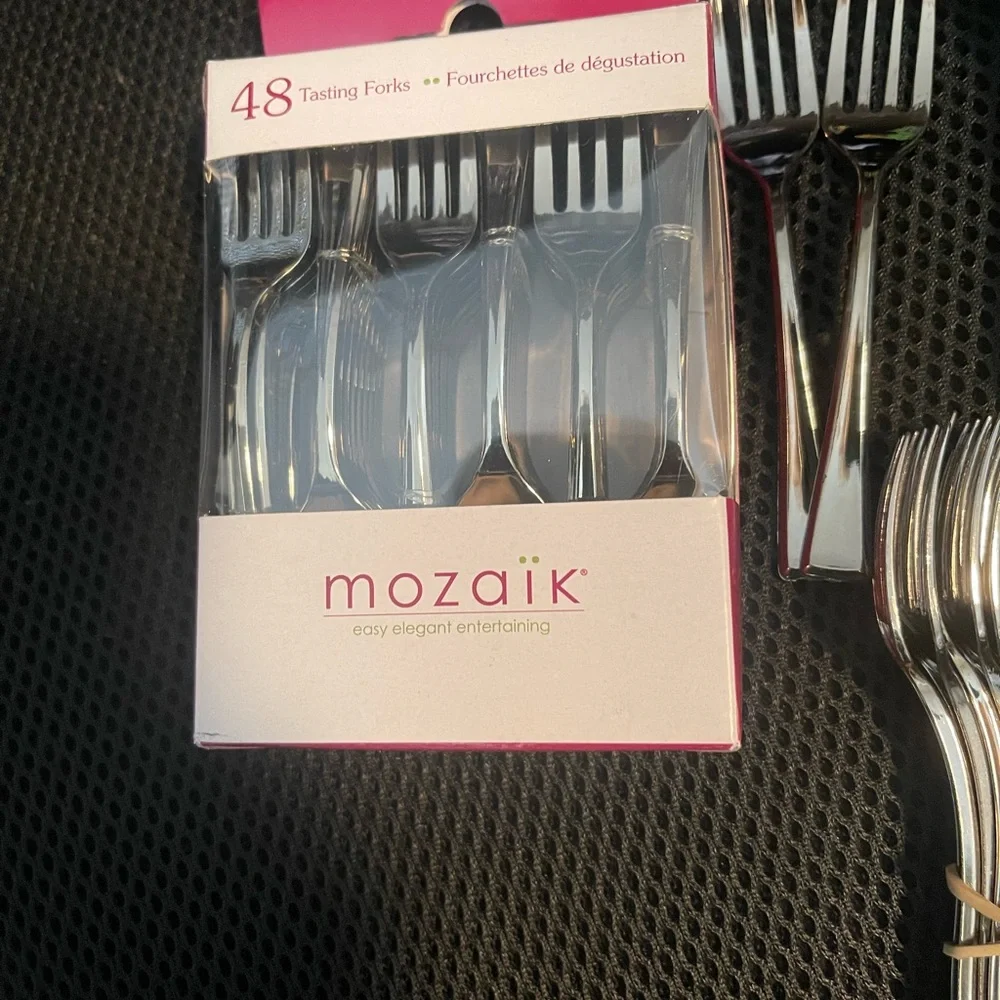 NEW 1 Sealed Box Mozaik 48 Ct + 52 Open Appetizer / Tasting Forks Plastic Silver